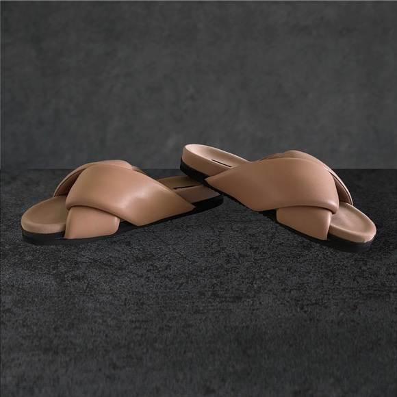 Roam Foldy Puffy Nude Sandal - Size 12 - Picture 2 of 10